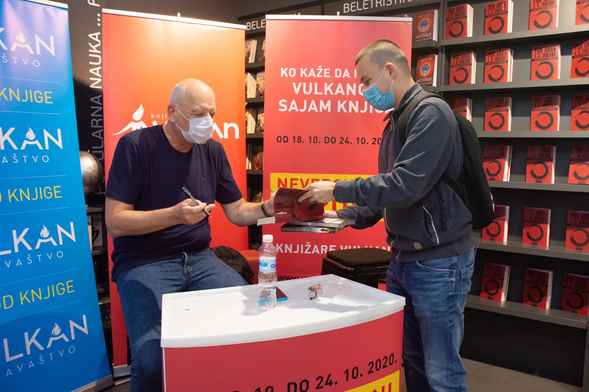 AUTORI POTPISUJU KNJIGE NA VULKANOVOM SAJMU KNJIGA