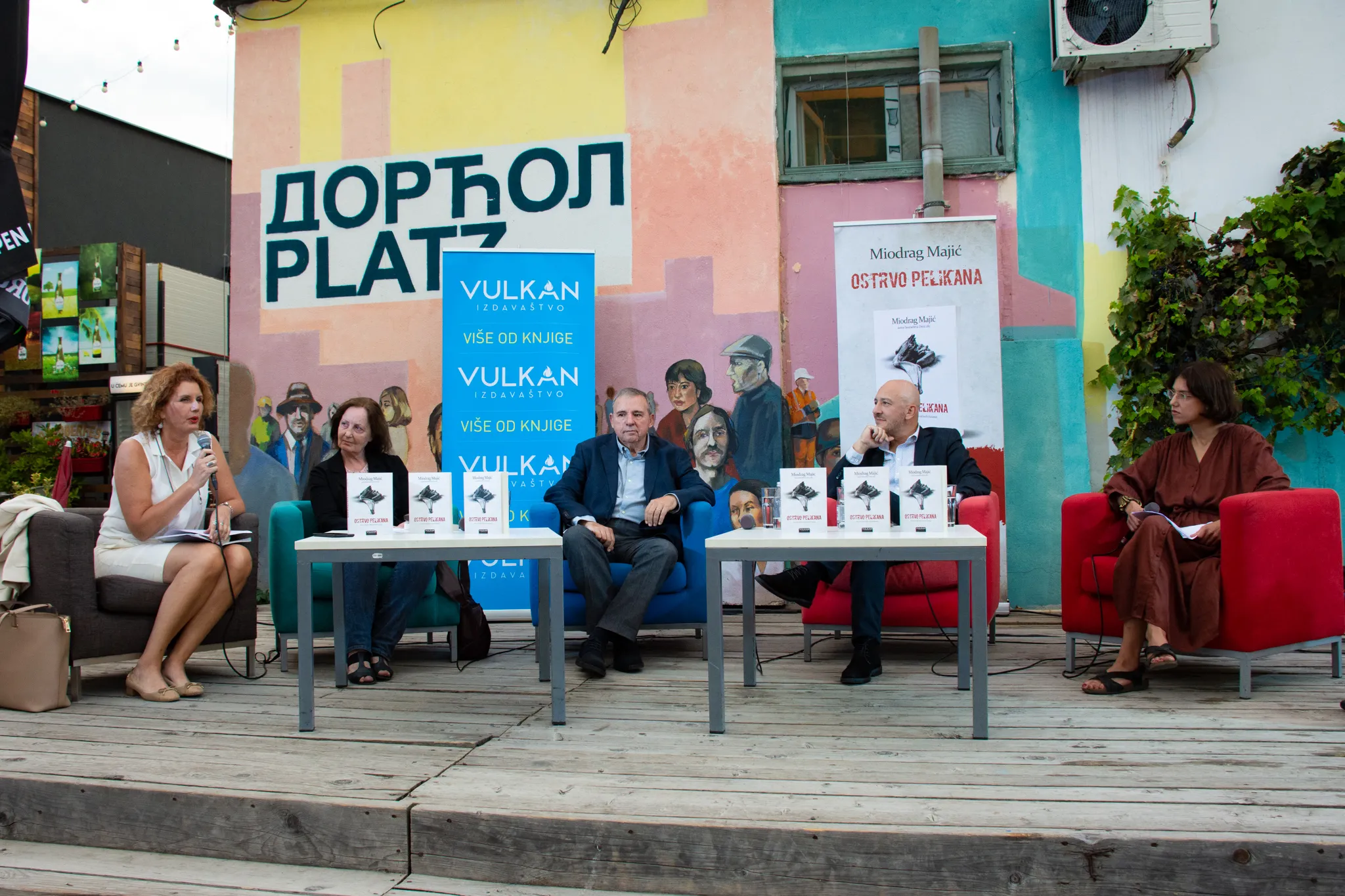 Održana promocija romana Ostrvo pelikana Miodraga Majića