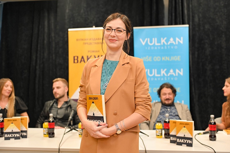 „Vakuum“ Jovane Dišić – autentična priča koja ne povlađuje pomodarstvu