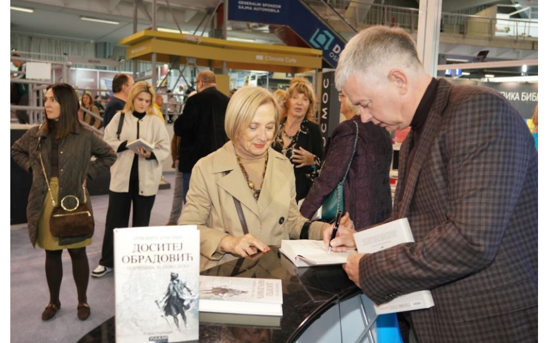 Peti dan Beogradskog sajma knjiga: Veliko interesovanje za Dušana Miklju i Gorana Perčevića