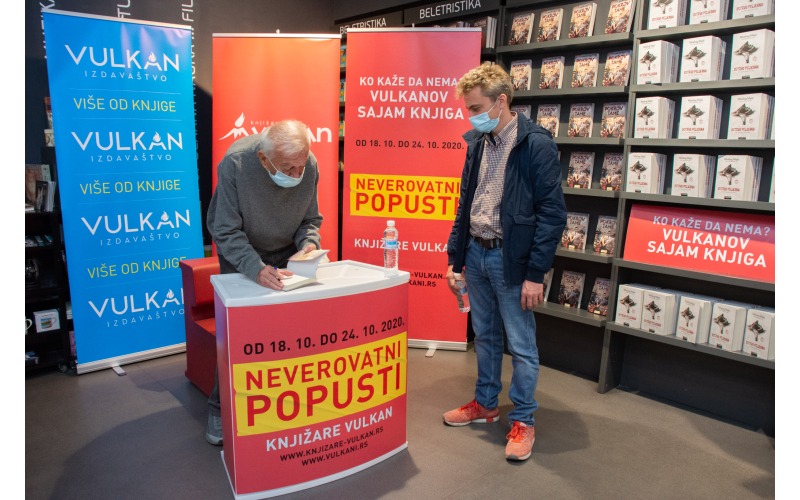 AUTORI POTPISUJU KNJIGE NA VULKANOVOM SAJMU KNJIGA