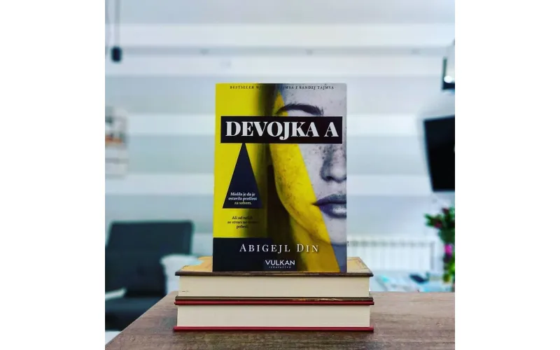 „Devojka A“ već 7 nedelja u TOP 10 najčitanijih romana Sandej tajmsa!