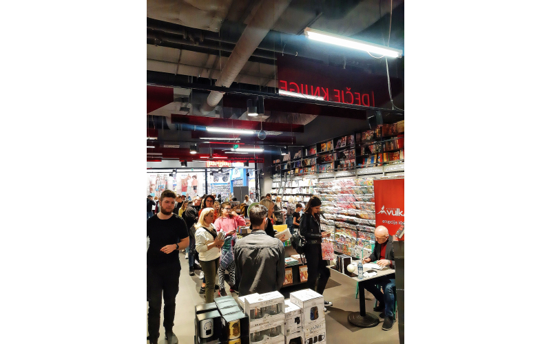 Novosadska publika oduševljena: Književni susret sa Miodragom Majićem