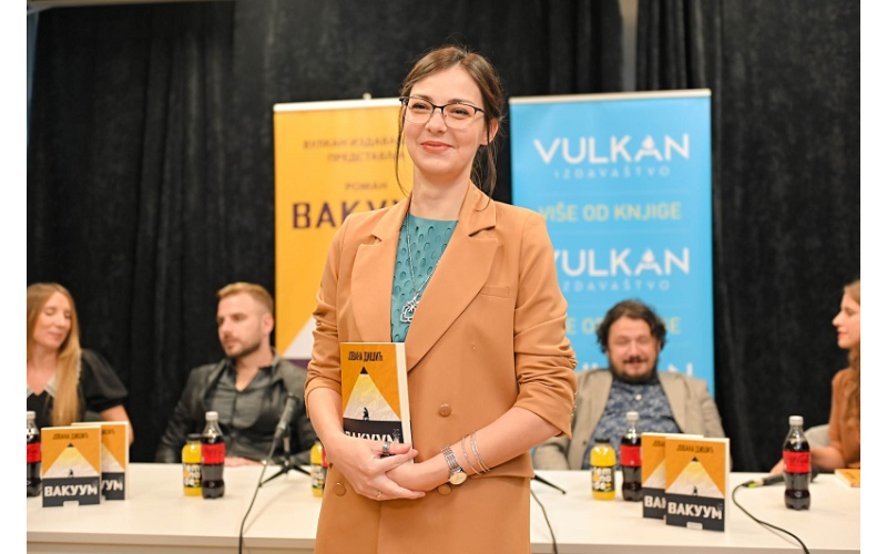 „Vakuum“ Jovane Dišić – autentična priča koja ne povlađuje pomodarstvu