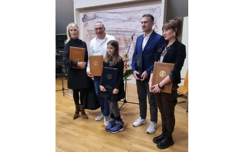 Biblioteka grada Beograda je za najčitaniju knjigu stranog autora u 2022. godini proglasila roman „Kuća glasova“ Donata Karizija
