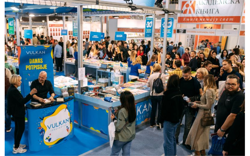 Dugi redovi za Majićev potpis - „Pod tuđim suncem“ hit Beogradskog sajma knjiga 